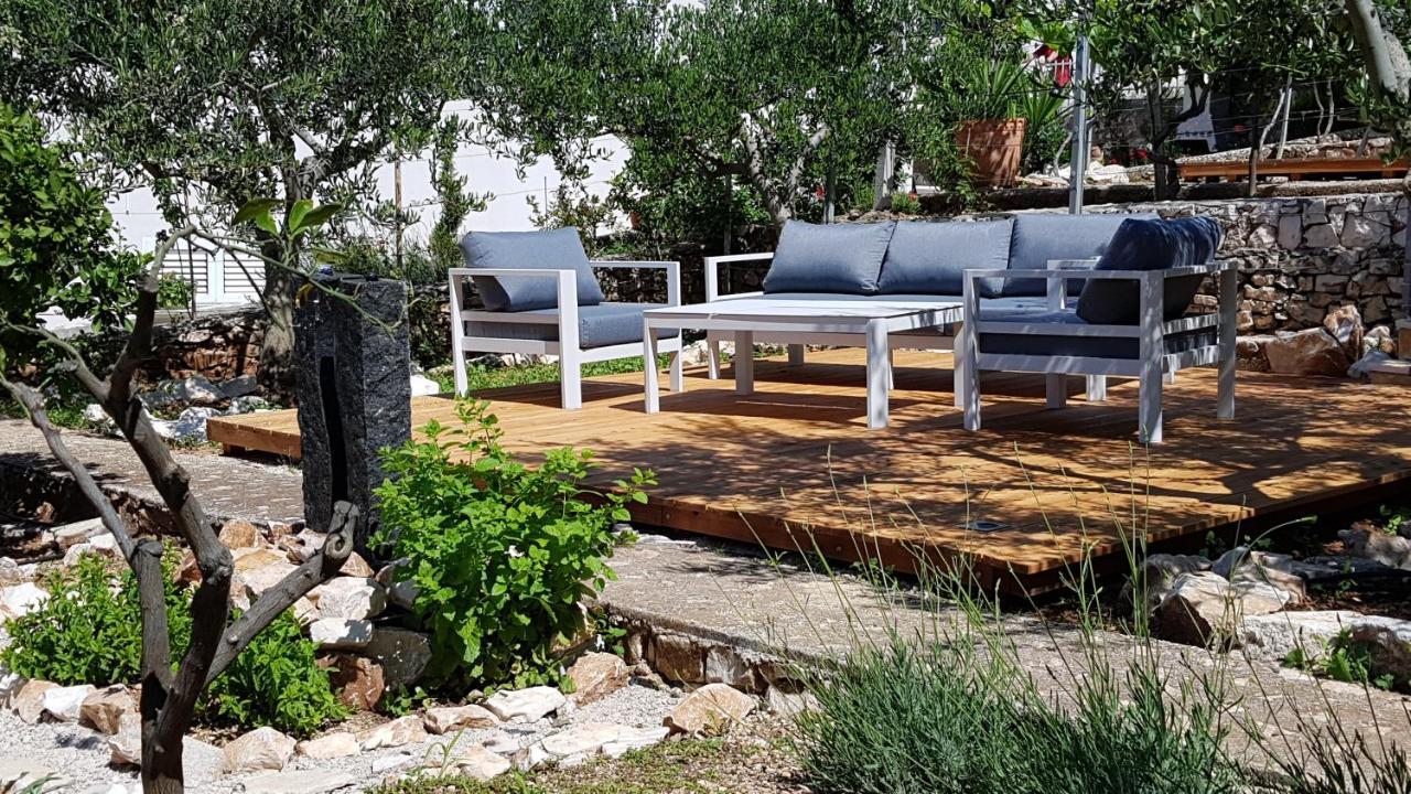 Villa Apartments Oliva Seget Vranjica Eksteriør bilde