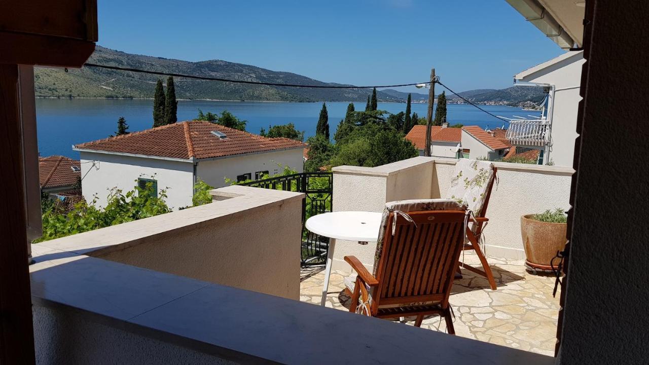 Villa Apartments Oliva Seget Vranjica Eksteriør bilde
