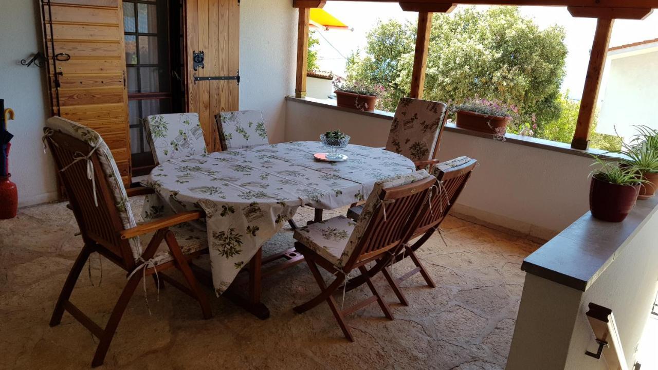 Villa Apartments Oliva Seget Vranjica Eksteriør bilde