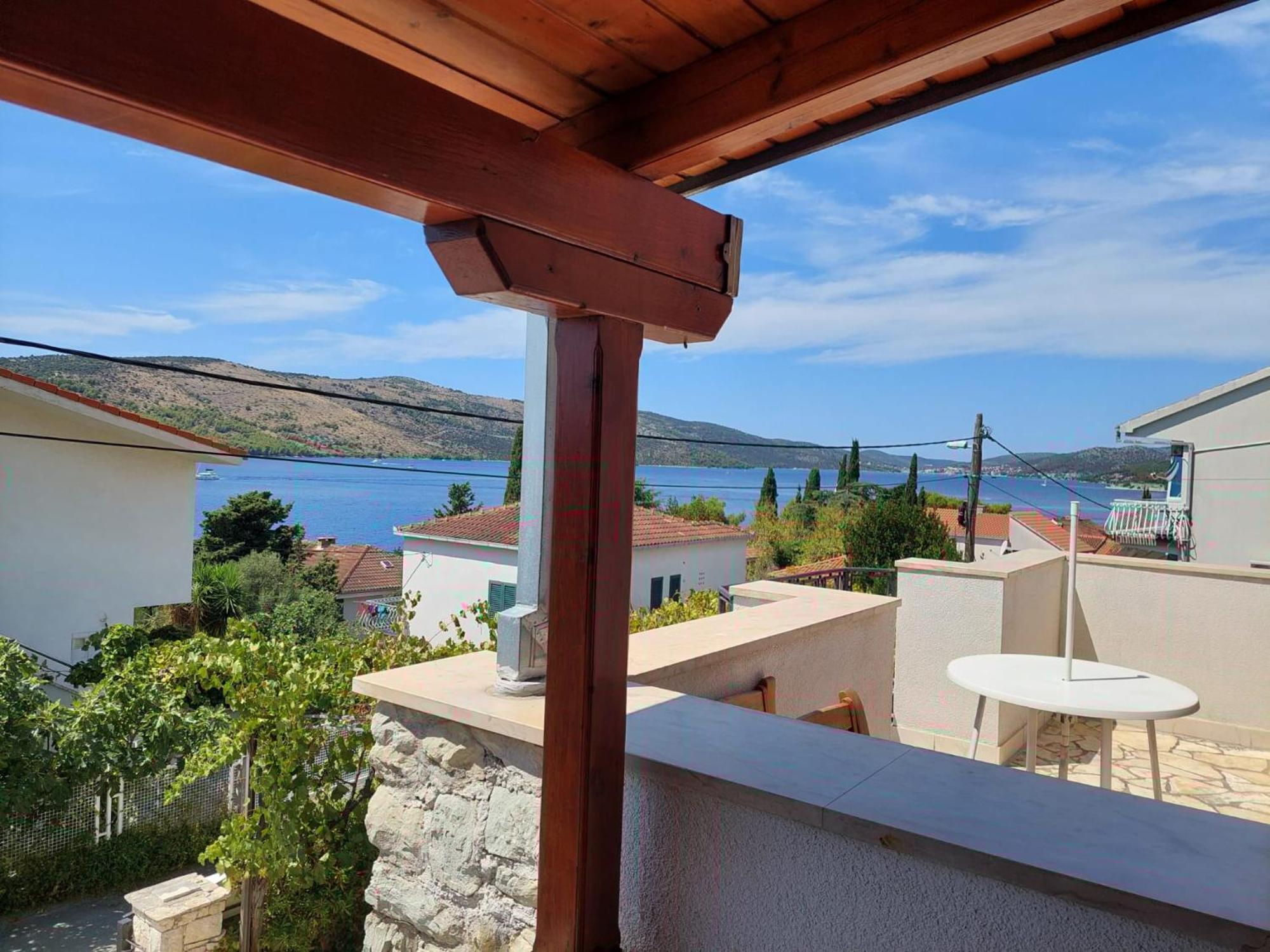 Villa Apartments Oliva Seget Vranjica Eksteriør bilde