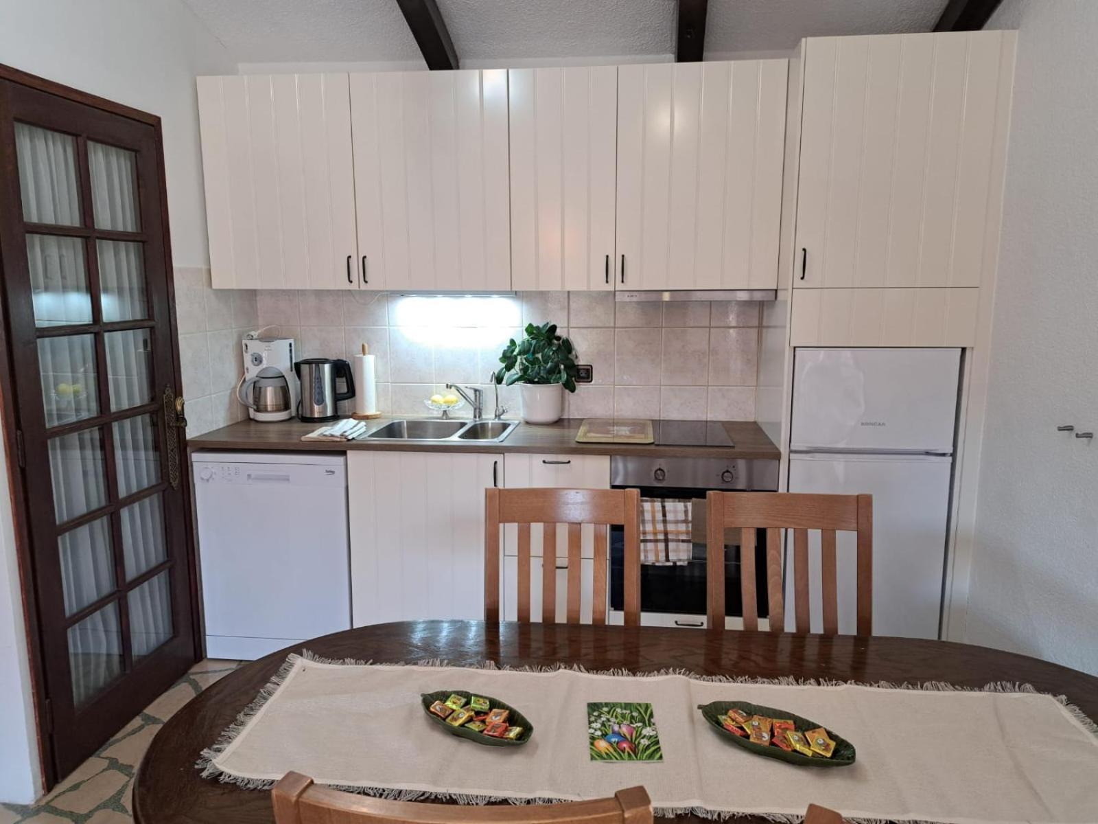Villa Apartments Oliva Seget Vranjica Eksteriør bilde