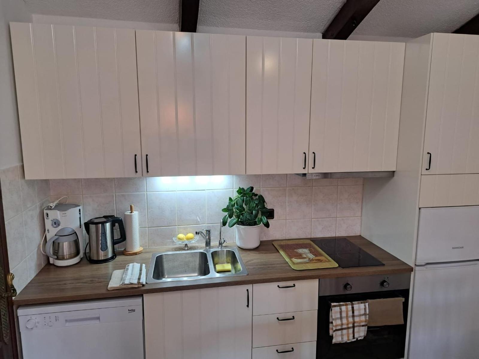 Villa Apartments Oliva Seget Vranjica Eksteriør bilde