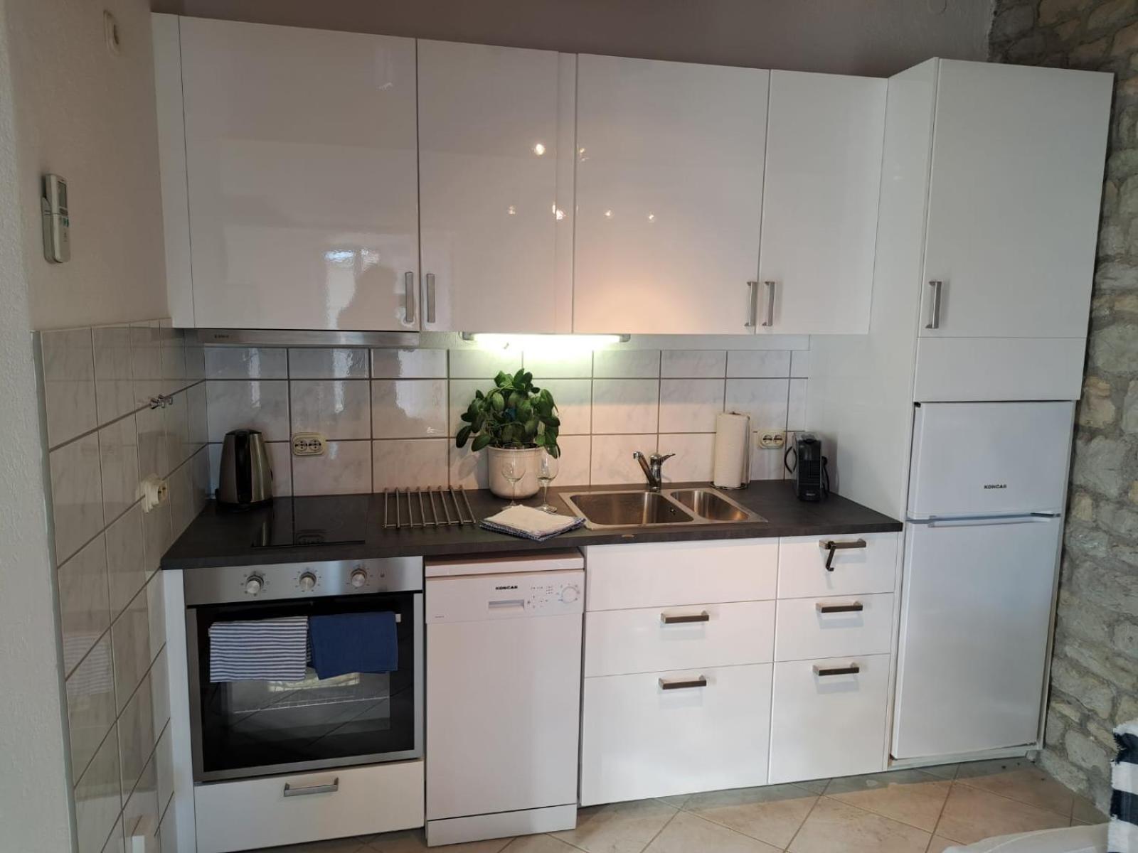 Villa Apartments Oliva Seget Vranjica Eksteriør bilde