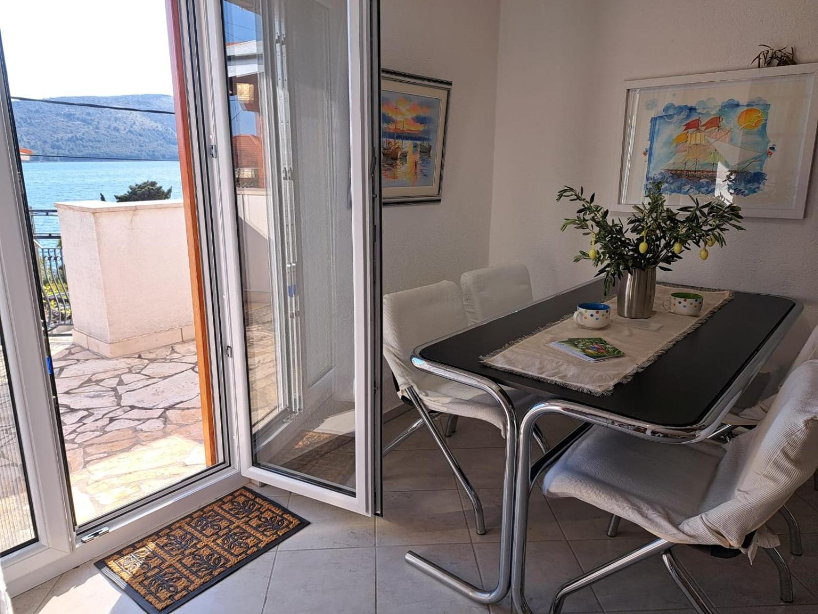 Villa Apartments Oliva Seget Vranjica Eksteriør bilde