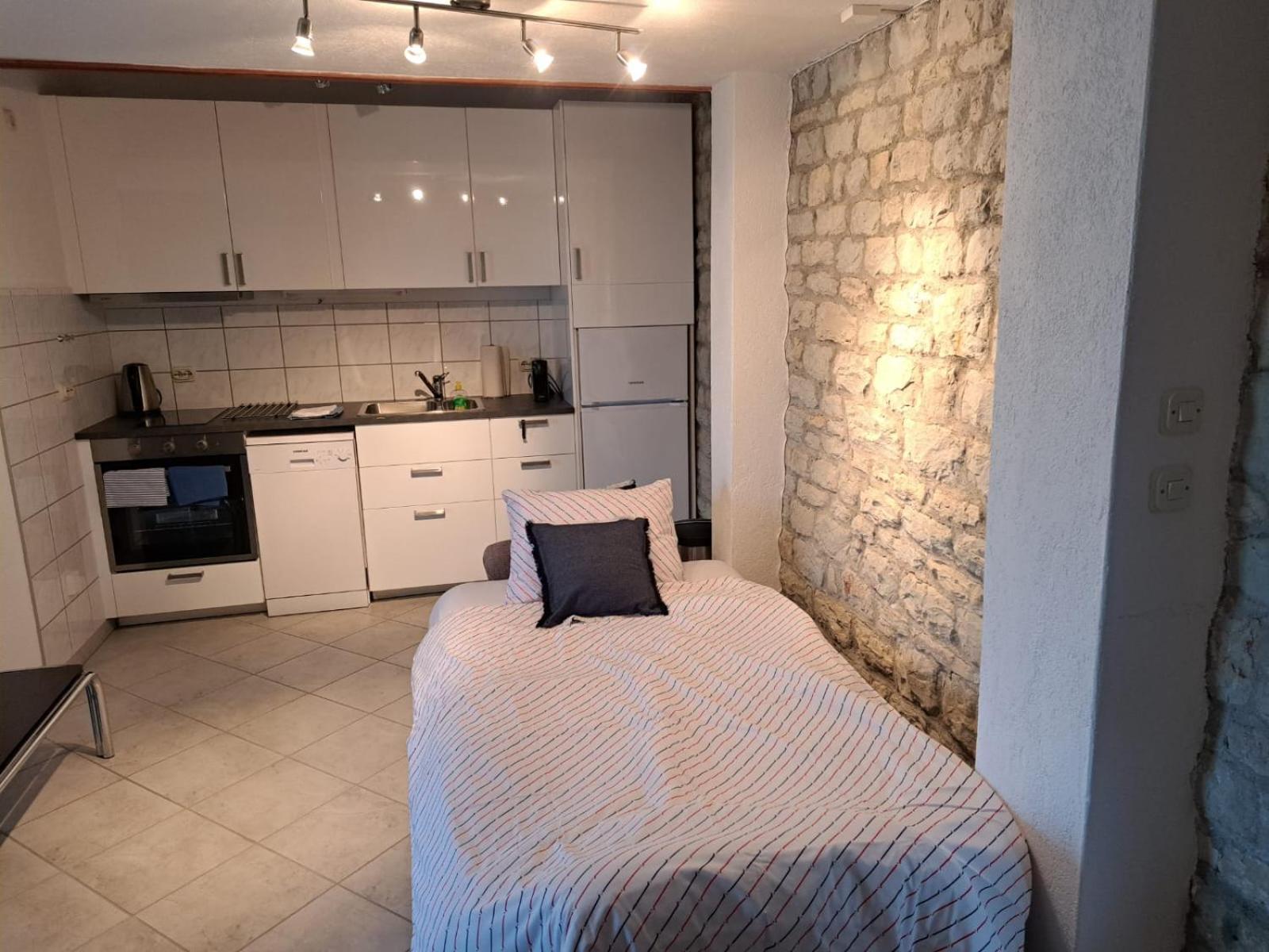 Villa Apartments Oliva Seget Vranjica Eksteriør bilde